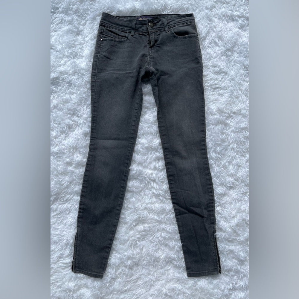 DEVINE RIGHTS OF DENIM. GRAY DENIM JEANS. SIZE 25